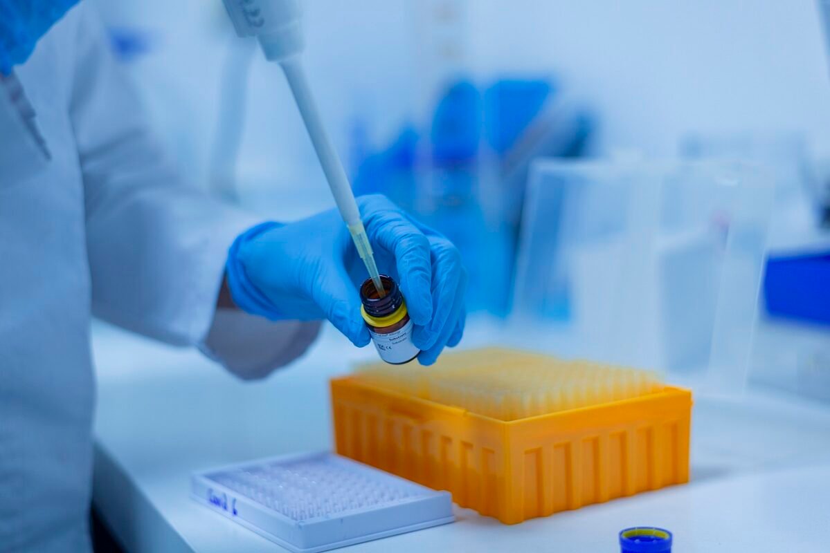 laboratory, pipette, research-5721287.jpg